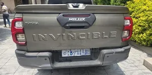 Toyota Hilux 2021 Gray