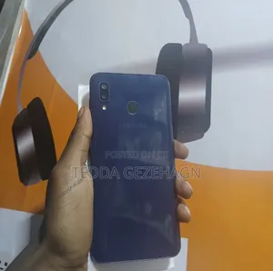 Samsung Galaxy A20 32 GB Blue