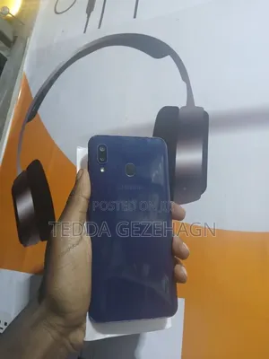 Samsung Galaxy A20 32 GB Blue