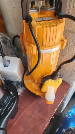 Incco 1 HP Submersible Water Pump