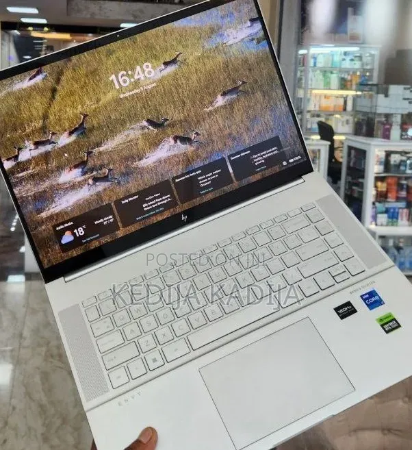 New Laptop HP Envy x360 12GB Intel Core i7 SSD 512GB