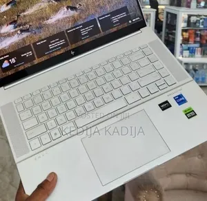 New Laptop HP Envy x360 12GB Intel Core i7 SSD 512GB