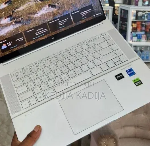 New Laptop HP Envy x360 12GB Intel Core i7 SSD 512GB