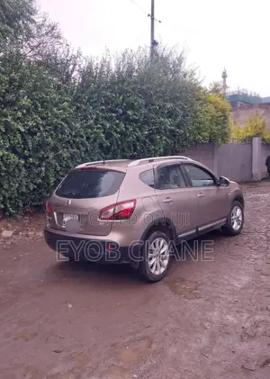 Nissan Qashqai 2012 Beige