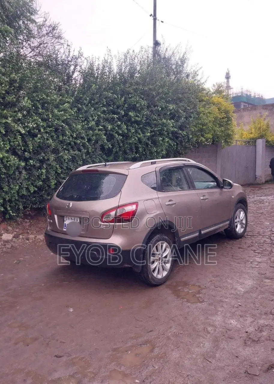 Nissan Qashqai 2012 Beige