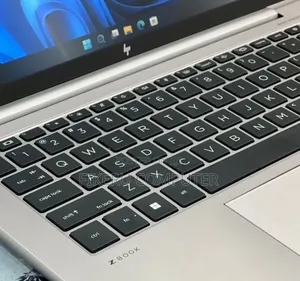 New Laptop HP ZBook Firefly 16 G10 16GB Intel Core i7 SSD 512GB