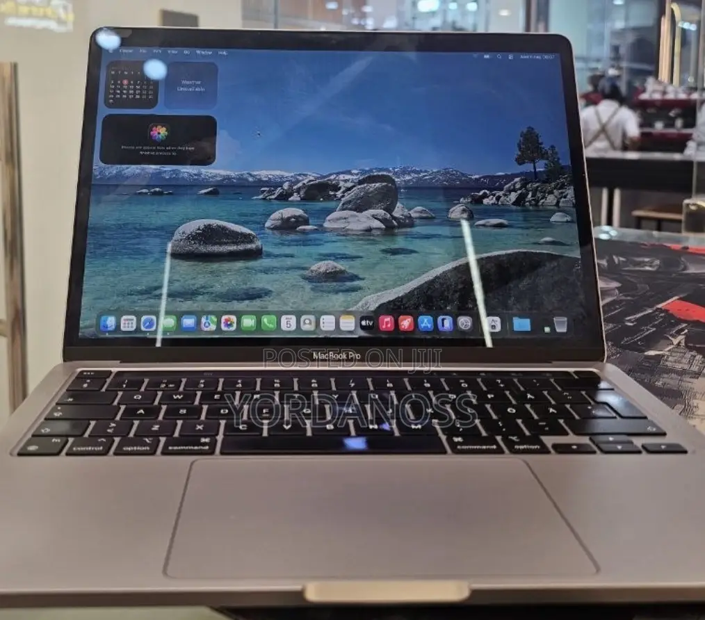 New Laptop Apple MacBook Pro 2020 16GB Apple M1 Pro SSD 256GB