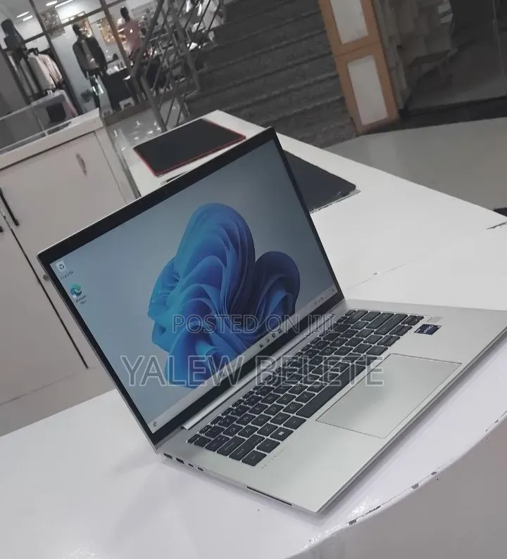 New Laptop HP EliteBook 840 G10 16GB Intel Core i7 SSD 512GB