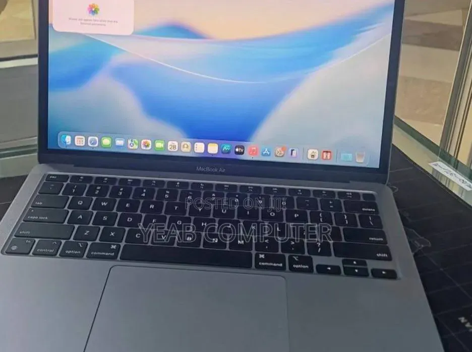 New Laptop Apple MacBook Air 2020 M1 8GB Apple M1 SSD 256GB