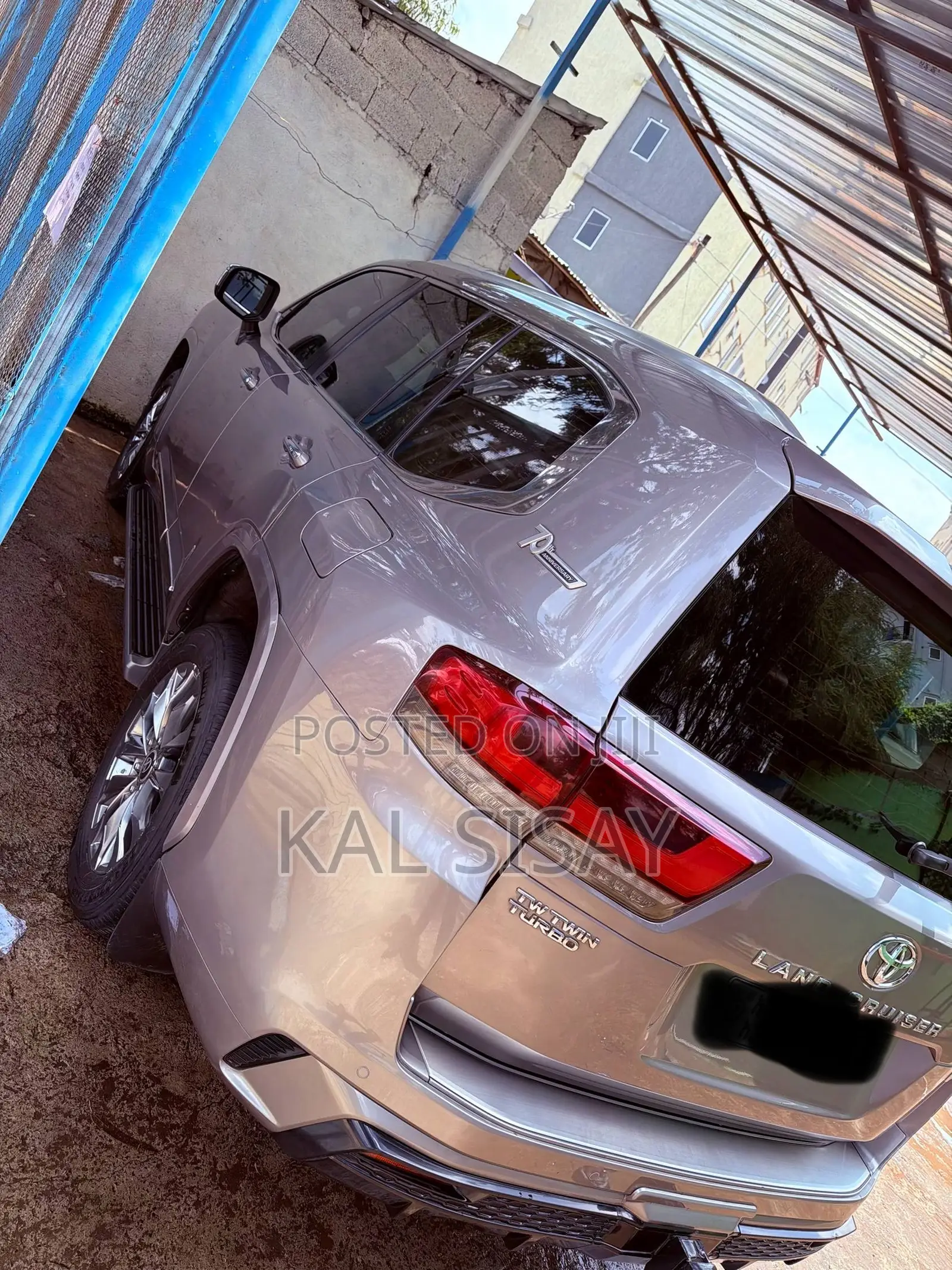 Toyota Land Cruiser LC300 2023 Silver