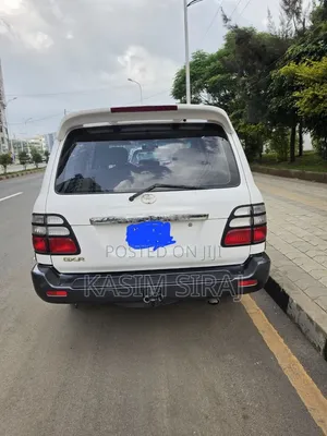 Toyota Land Cruiser 2004 White