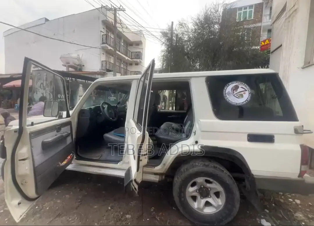 Toyota Land Cruiser 2017 White