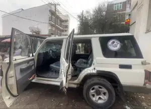 Toyota Land Cruiser 2017 White