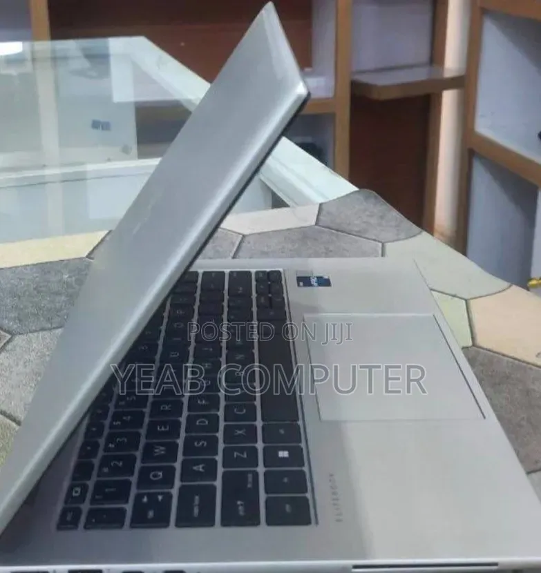 New Laptop HP EliteBook 840 G10 16GB Intel Core i5 SSD 512GB
