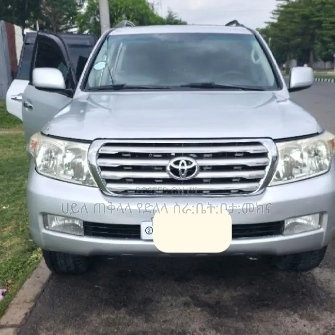 Toyota Land Cruiser 2009 Silver