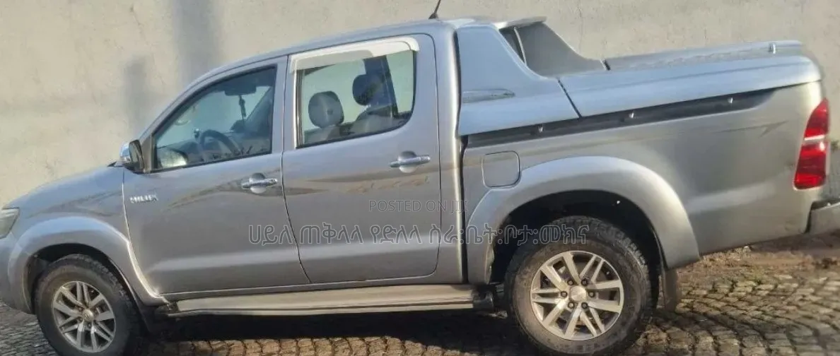 Toyota Hilux 2015 Pearl
