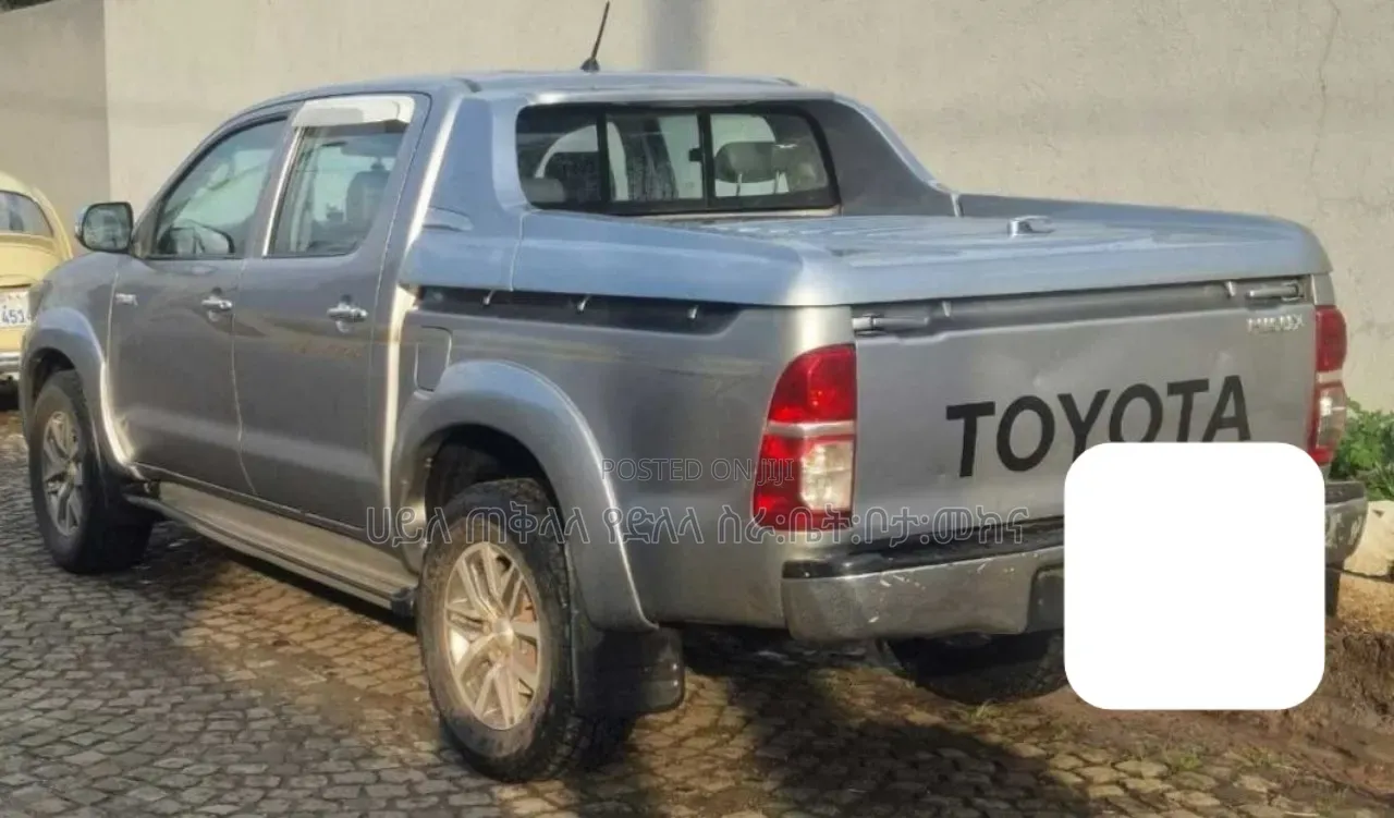 Toyota Hilux 2015 Pearl