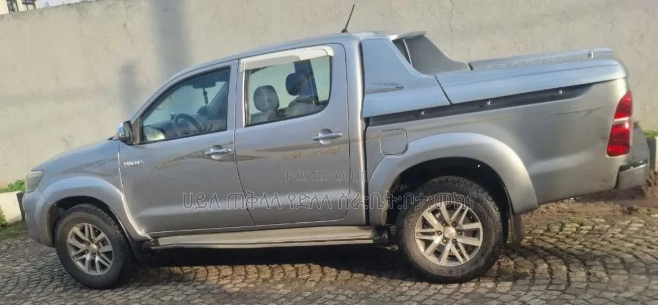 Toyota Hilux 2015 Pearl