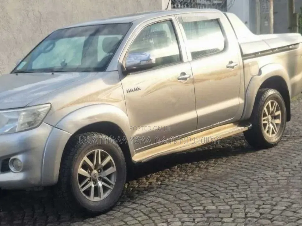 Toyota Hilux 2015 Pearl