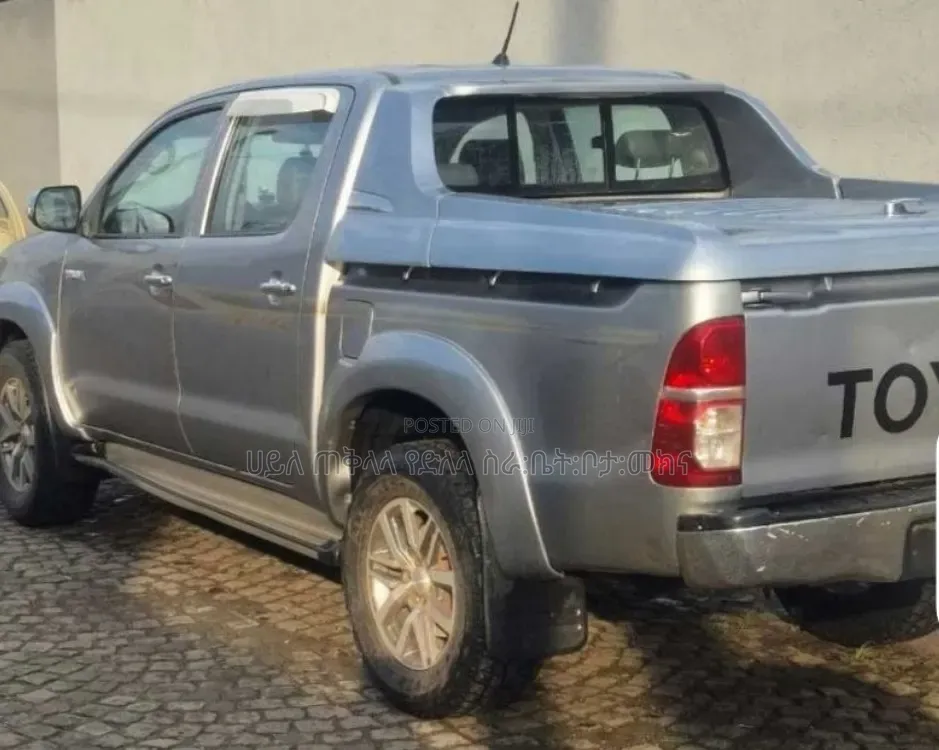 Toyota Hilux 2015 Pearl
