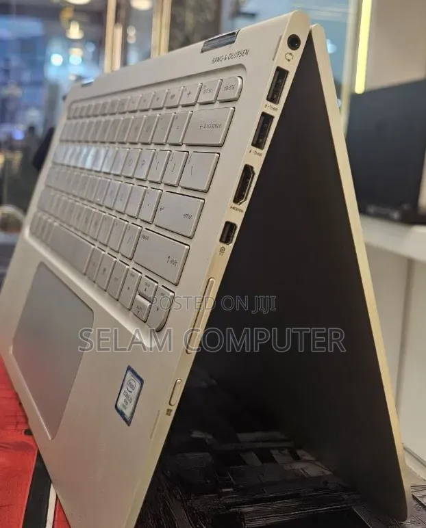 New Laptop HP Spectre X360 8GB Intel Core i5 SSD 256GB