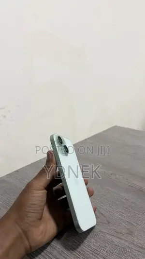 Apple iPhone 15 256 GB Green