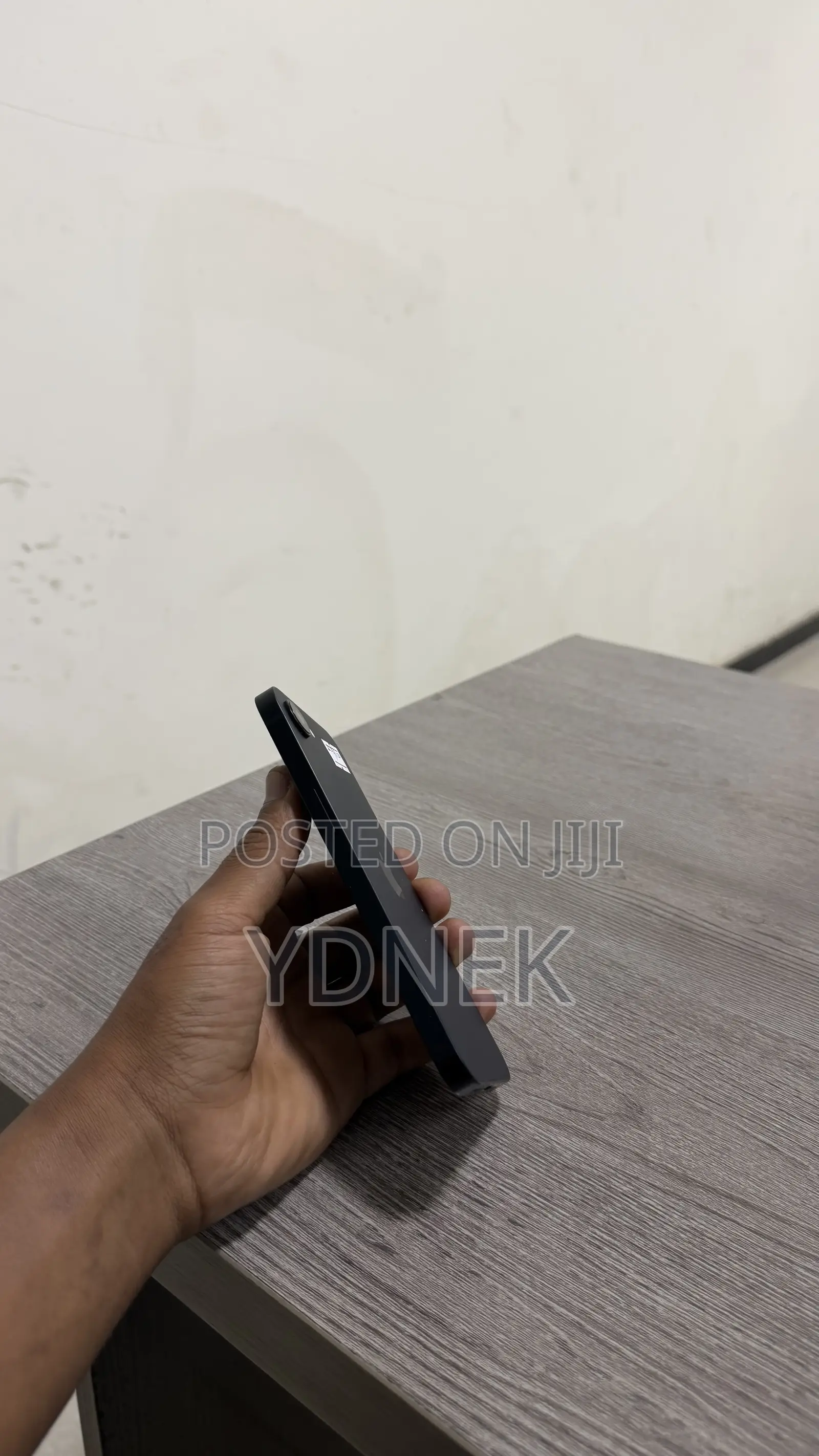 New Apple iPhone 16e 128 GB Black