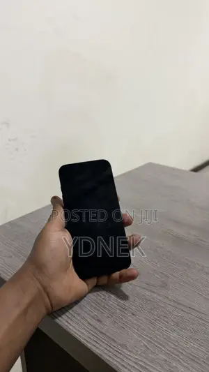New Apple iPhone 16e 128 GB Black