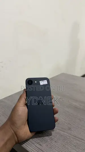 New Apple iPhone 16e 128 GB Black