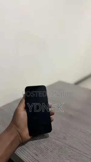 Apple iPhone 16e 128 GB Black