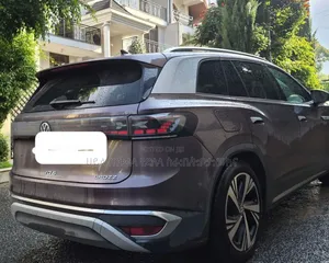 Volkswagen ID.6 2023 Pink