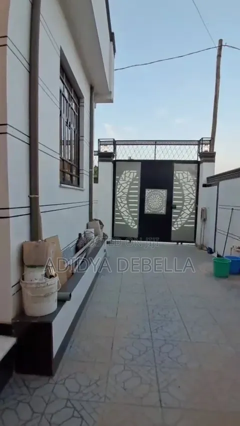 3bdrm House in Gelan Sidamowash 140, Akaky Kaliti for sale