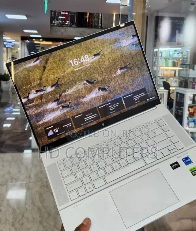 New Laptop HP Envy x360 16GB Intel Core i7 SSD 512GB