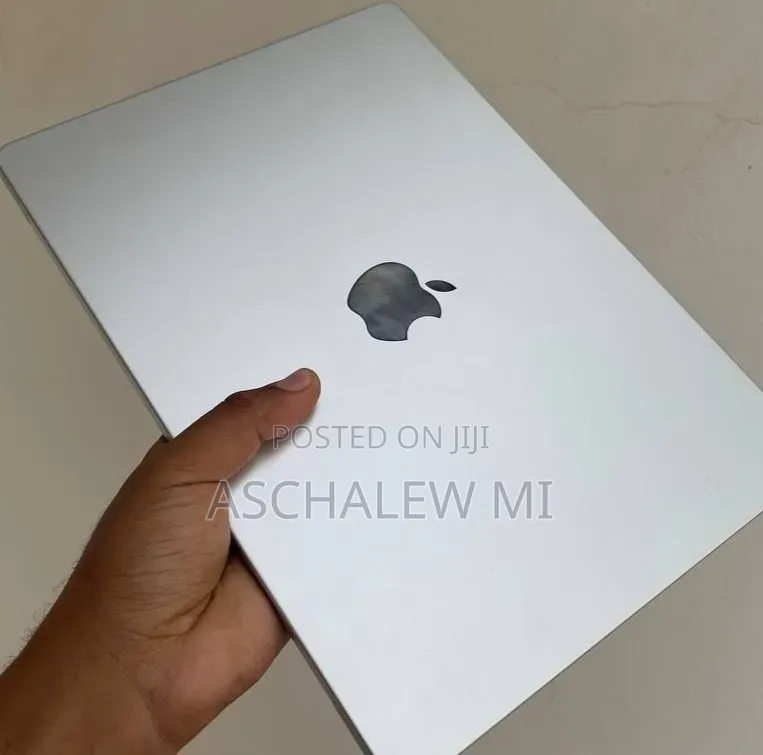 New Laptop Apple MacBook Pro 2024 M4 Pro 16GB Apple M4 Pro SSD 512GB