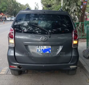 Toyota Avanza 2012 Black