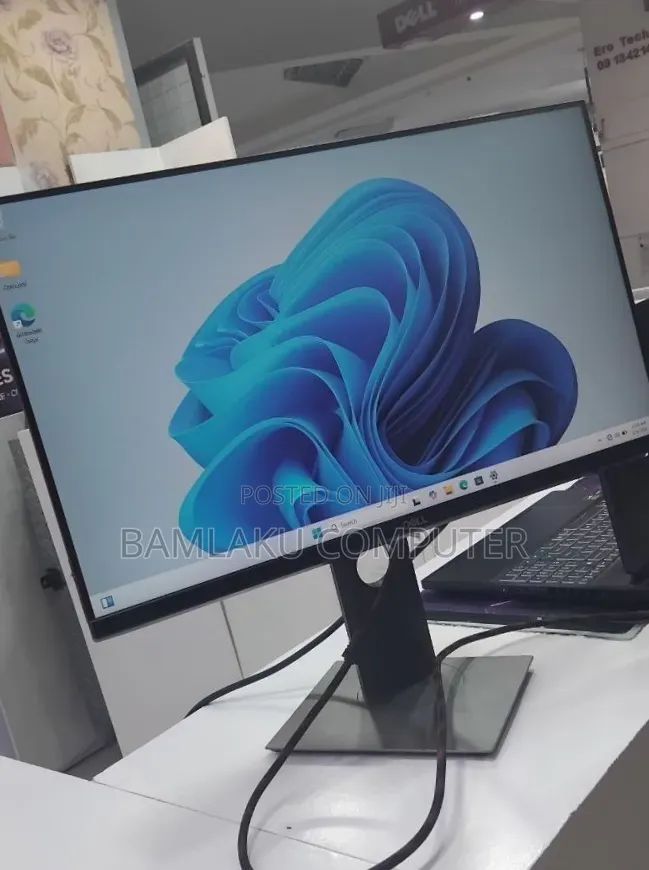 Dell Monitor 24 Inch Frame Less Brand
