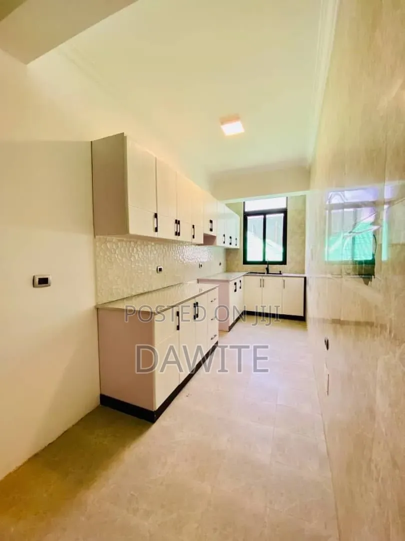 Furnished 3bdrm Apartment in የግል, Bole for sale