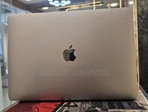 New Laptop Apple MacBook Pro 2020 M1 16GB Apple M1 Pro SSD 256GB