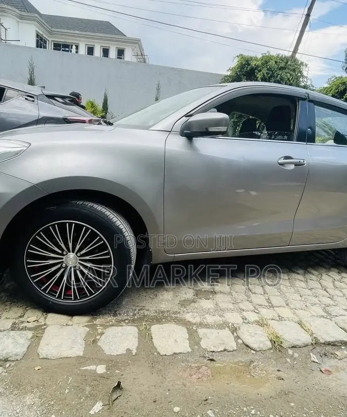 Suzuki Dzire 2022 Silver