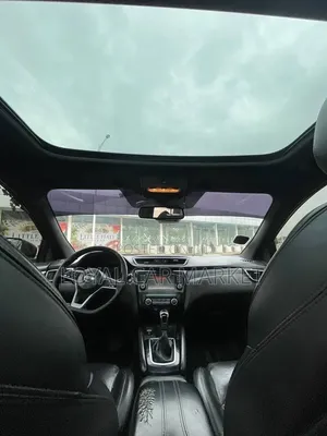 Nissan Qashqai 2017 Brown