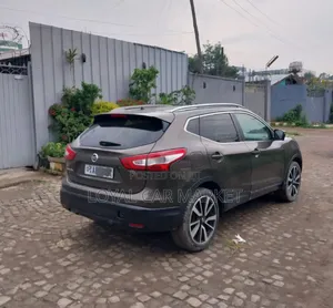 Nissan Qashqai 2017 Brown