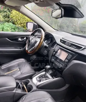 Nissan Qashqai 2017 Brown