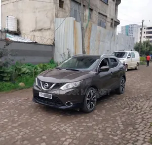 Nissan Qashqai 2017 Brown