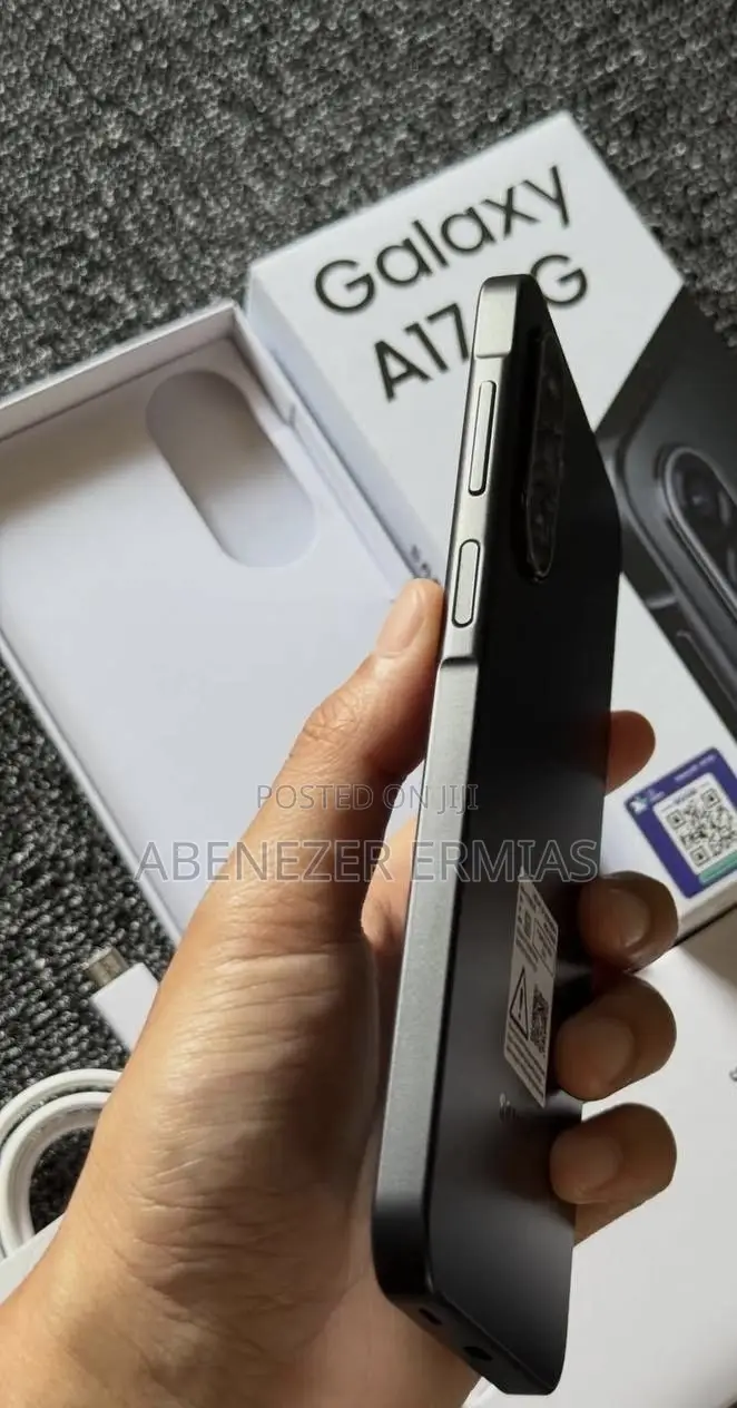 New Samsung Galaxy A17 5G 128 GB Black