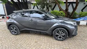 Toyota C-HR Limited 2022 Gray