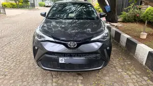 Toyota C-HR Limited 2022 Gray