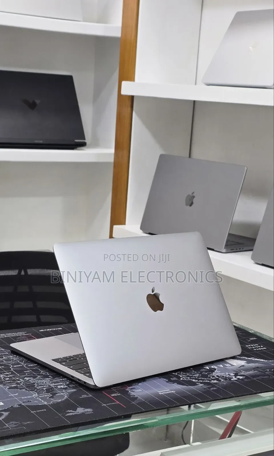 New Laptop Apple MacBook Pro 2019 16GB Intel Core i7 SSD 256GB