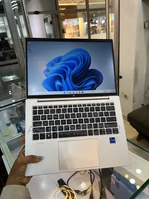 New Laptop HP EliteBook 840 G9 16GB Intel Core i7 SSD 512GB