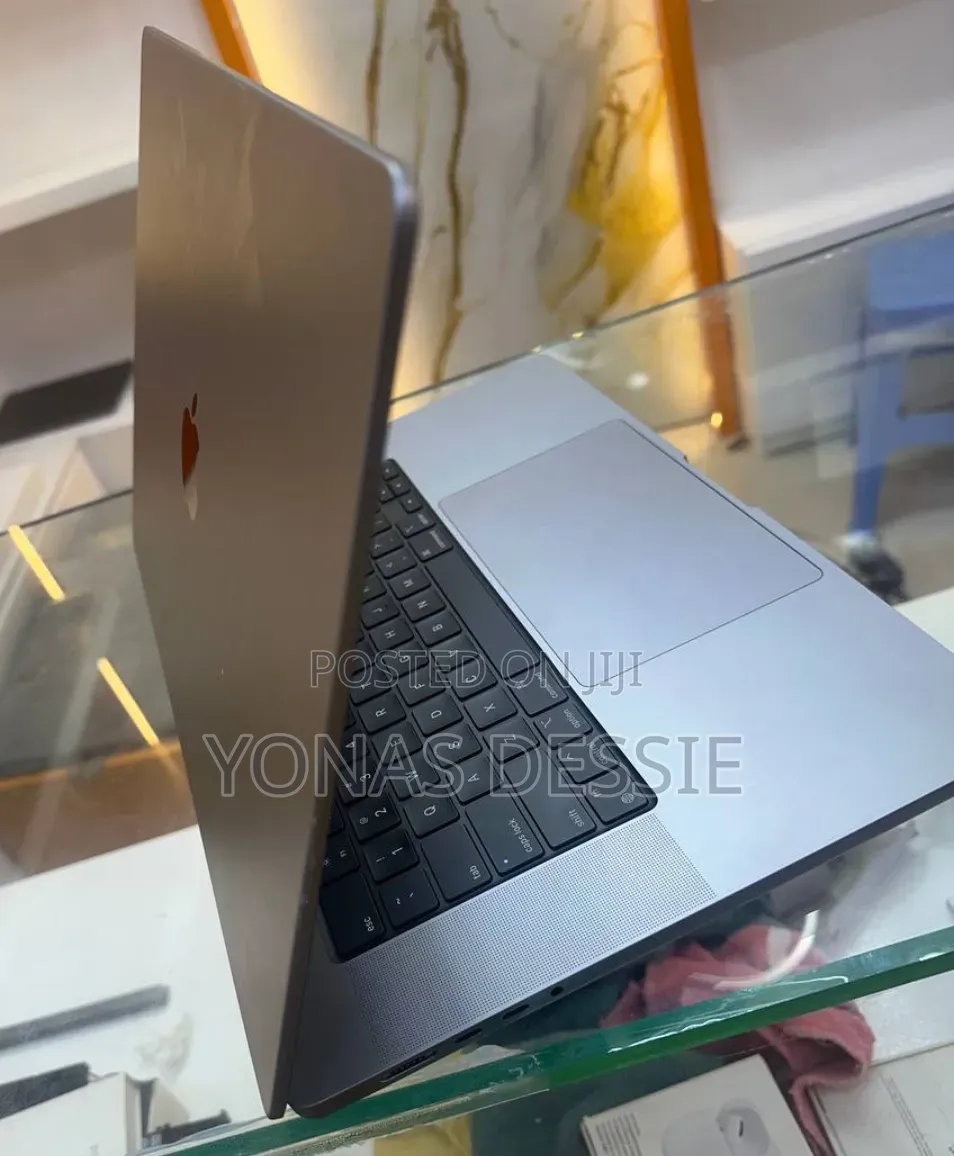 Laptop Apple MacBook Pro 2021 M1 16GB Apple M1 SSD 512GB