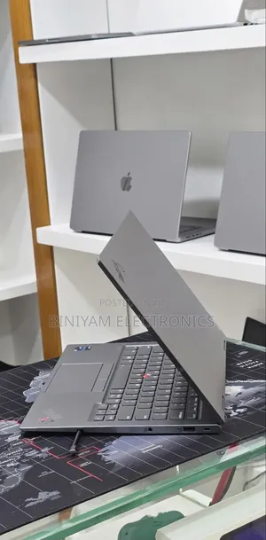 New Laptop Lenovo ThinkPad X1 Yoga 16GB Intel Core i5 SSD 512GB